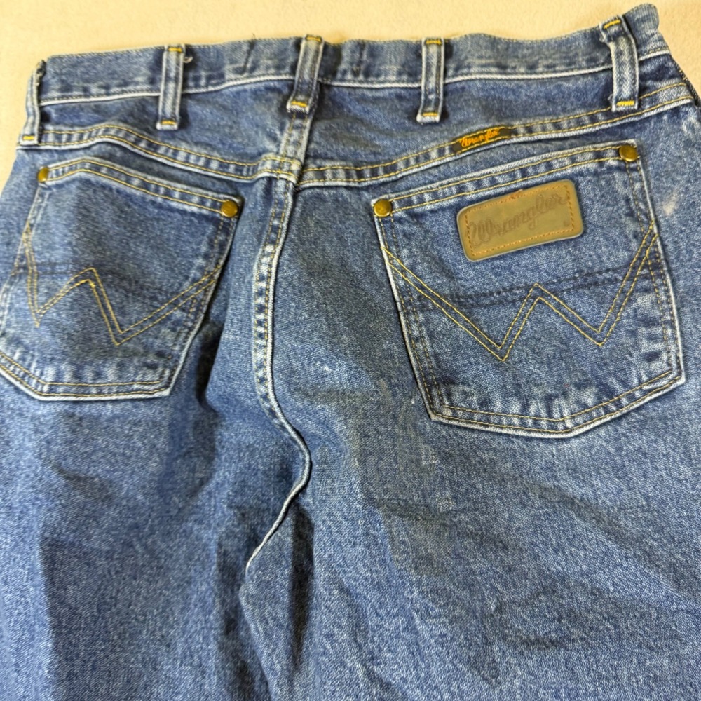 Wrangler 1013MGS‎ Mens Medium Wash Blue Straight Leg Denim Jeans 32x32